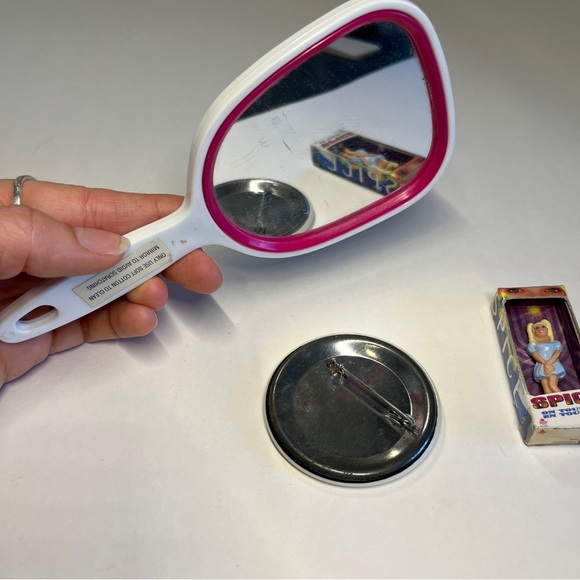 Vintage 90s Spice Girls Lot Gift-wrap Postcard Lollipop Tins Hat Mirror Pin Y2k - Picture 16 of 16